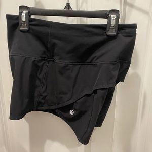Lululemon Speed up size 4 2.5” high waist shorts